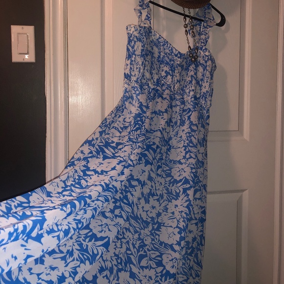 NWT Floral Maxi Dress - Picture 3 of 4